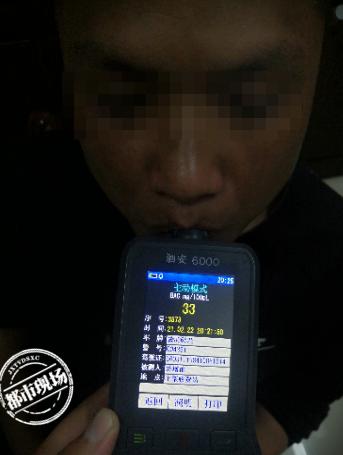 DƬ